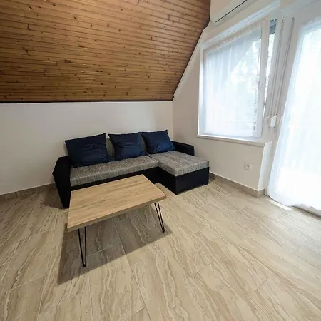 In - Balaton 54662 * Zamárdi